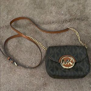 SIGNATURE PRINT FULTON SMALL CROSSBODY BAG